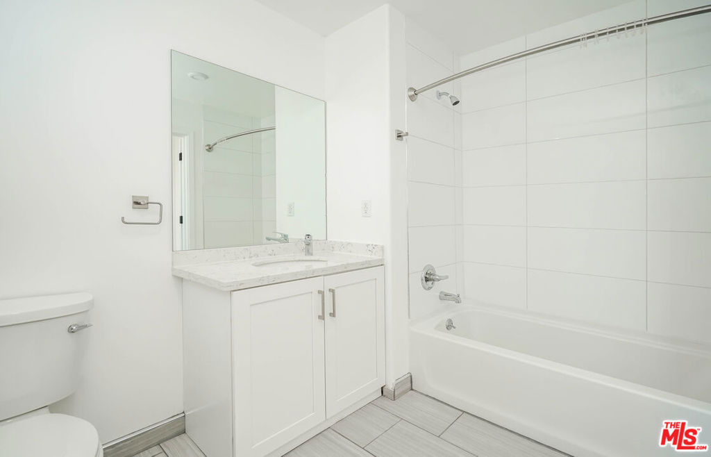 2701 James M Wood Boulevard - Photo 7