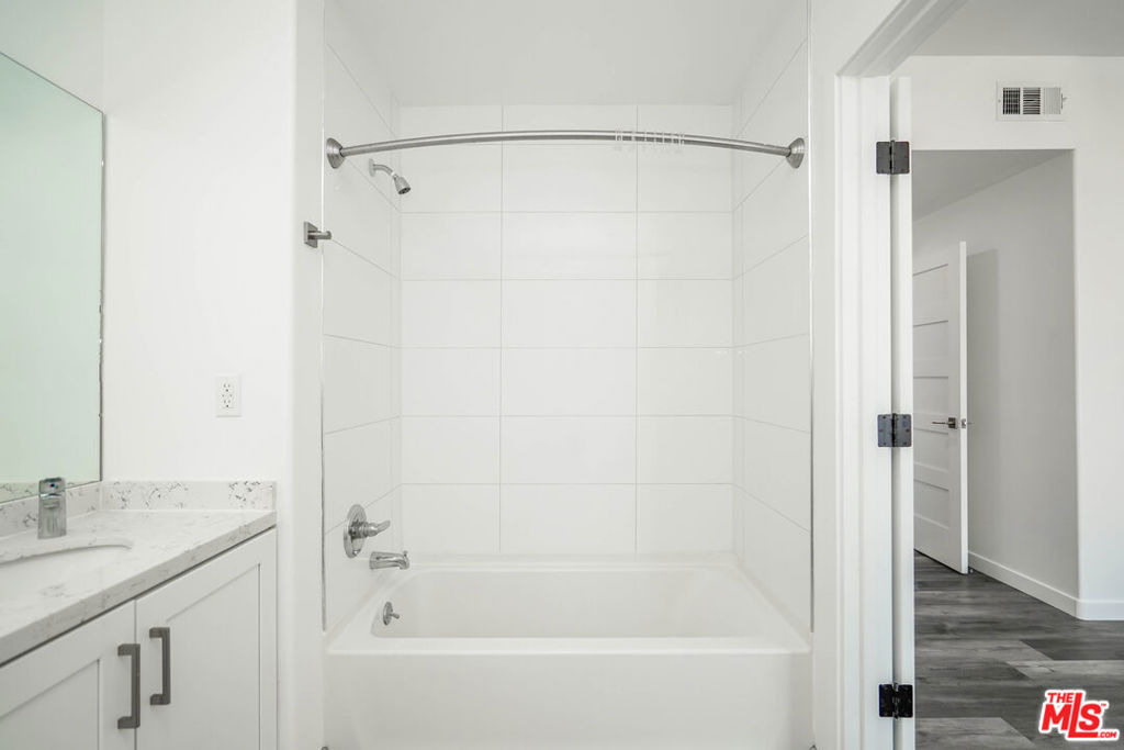 2701 James M Wood Boulevard - Photo 6
