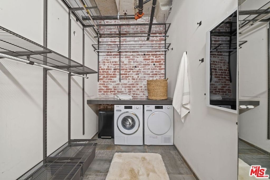 330 W 11th Street - Photo 18