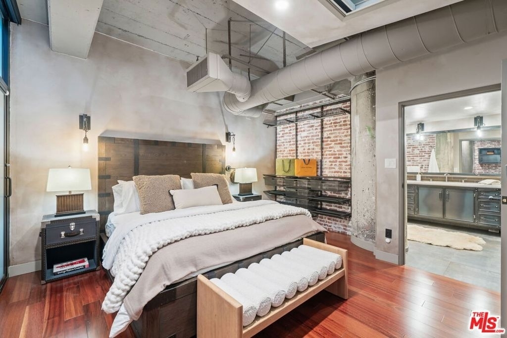 330 W 11th Street - Photo 13
