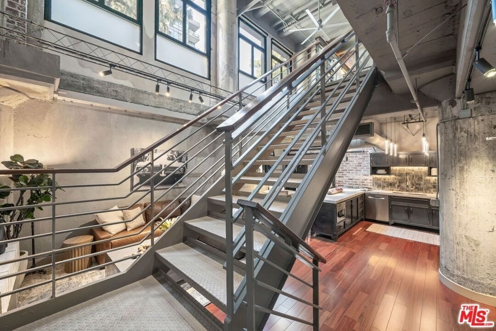 330 W 11th Street - Photo 19