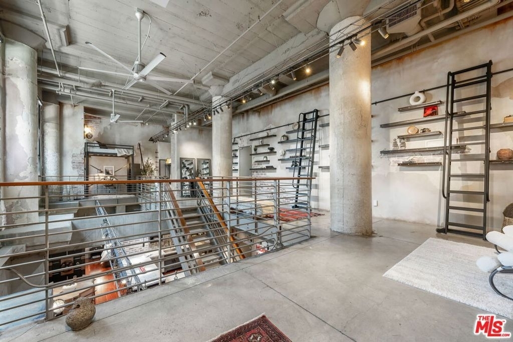 330 W 11th Street - Photo 33