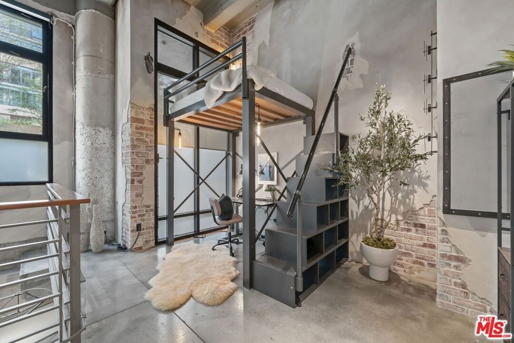 330 W 11th Street - Photo 23