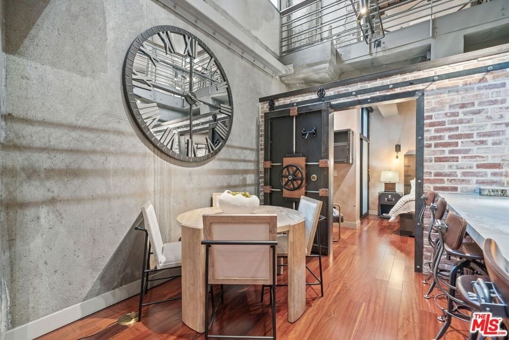 330 W 11th Street - Photo 8