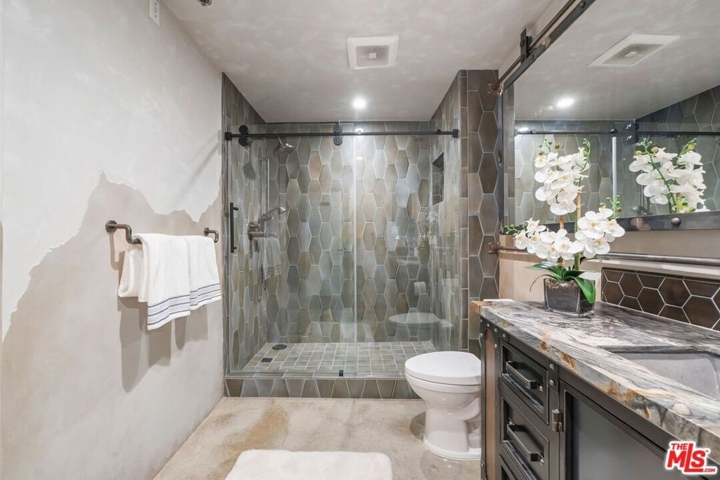 330 W 11th Street - Photo 27