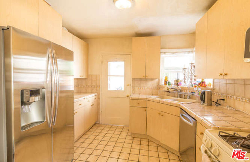 10773 Massachusetts Avenue - Photo 6