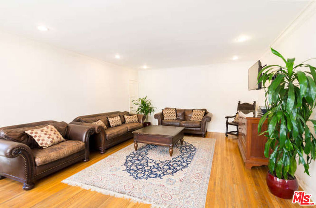 10773 Massachusetts Avenue - Photo 2