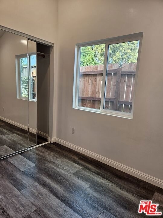 1219 W 47th Street - Photo 3