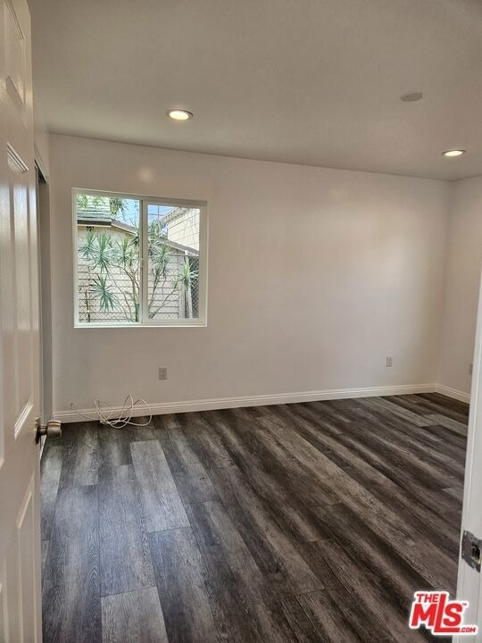 1219 W 47th Street - Photo 5