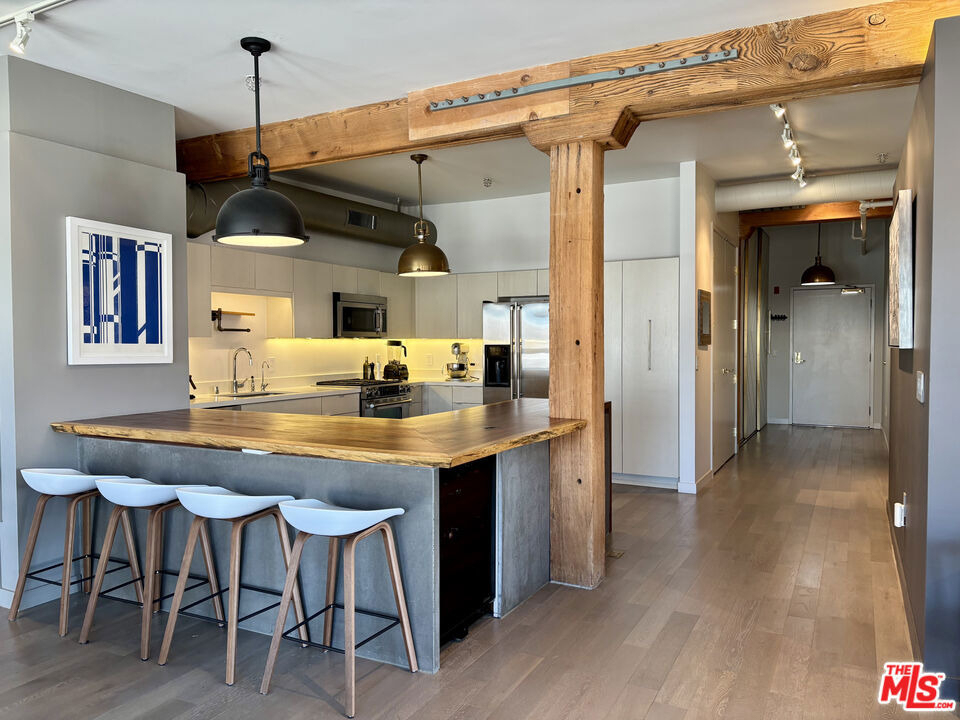 527 Molino Street - Photo 6