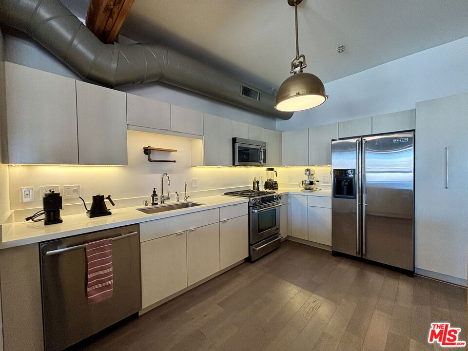 527 Molino Street - Photo 7