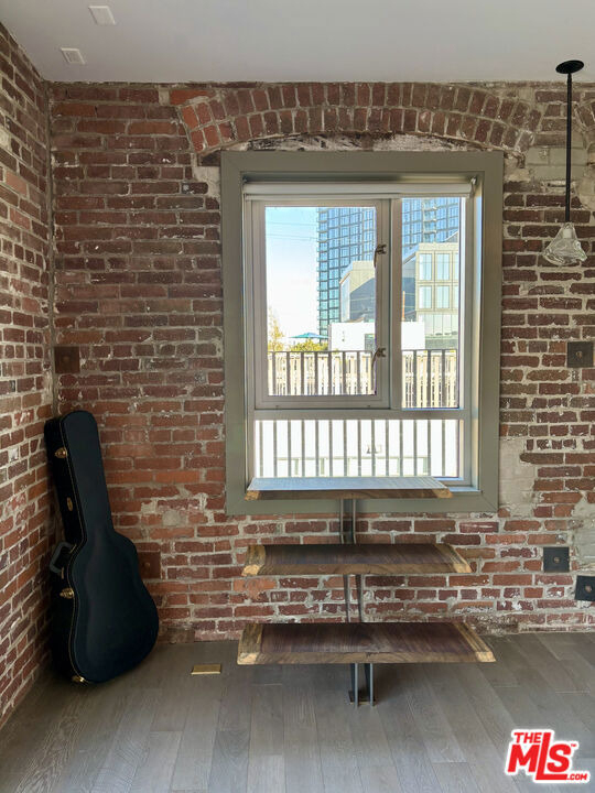 527 Molino Street - Photo 3