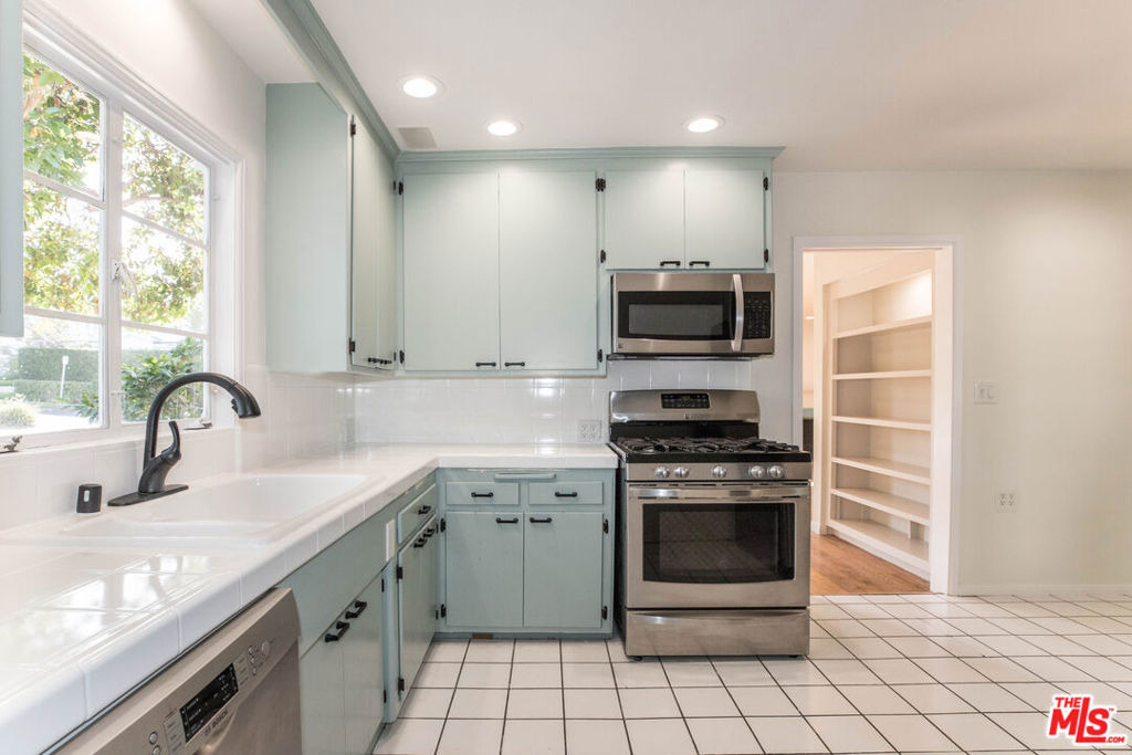 437 Swarthmore Avenue - Photo 3