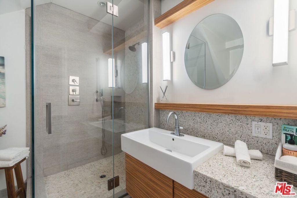 678 Broadway Street - Photo 10