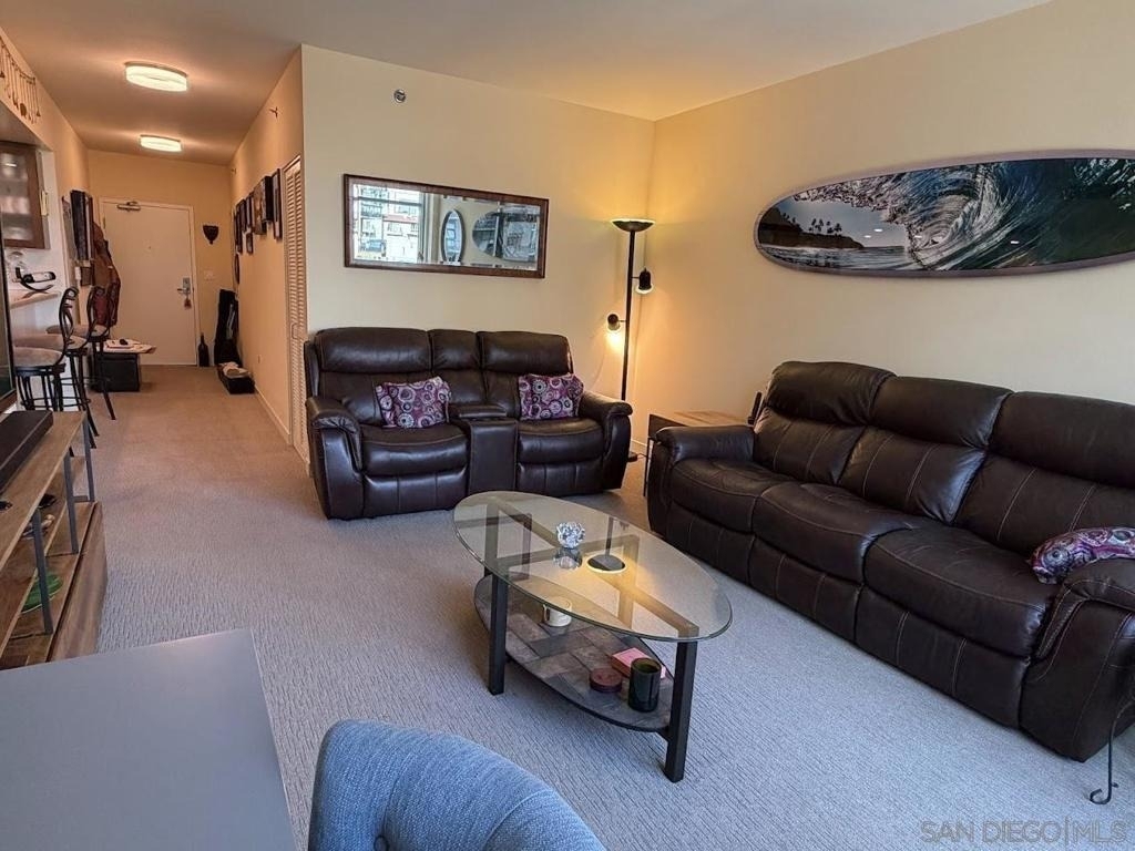 425 W Beech - Photo 4
