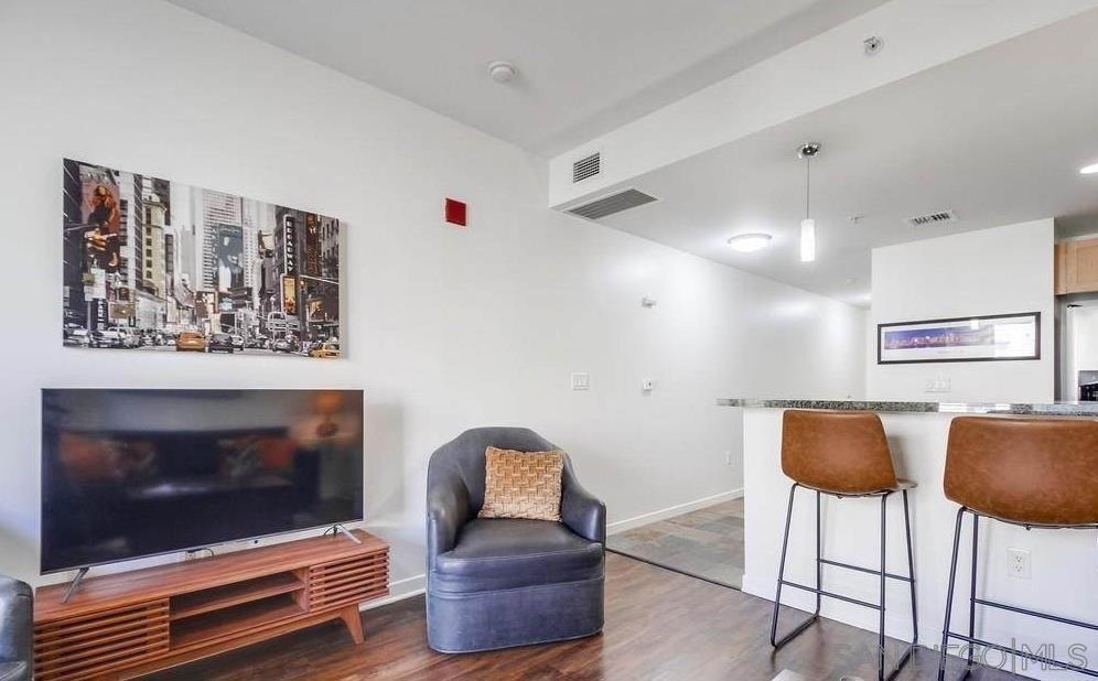 1150 J St - Photo 9
