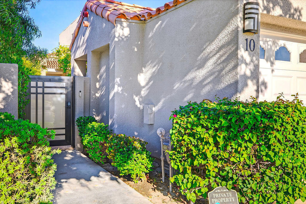 10 Colonial Drive - Photo 23