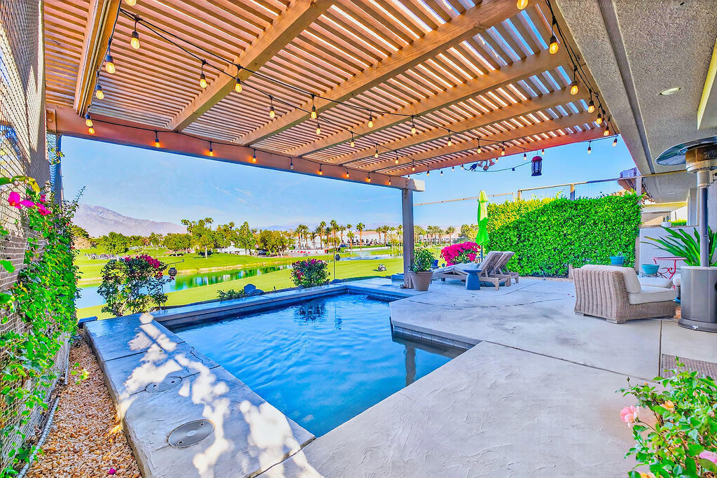 10 Colonial Drive - Photo 0