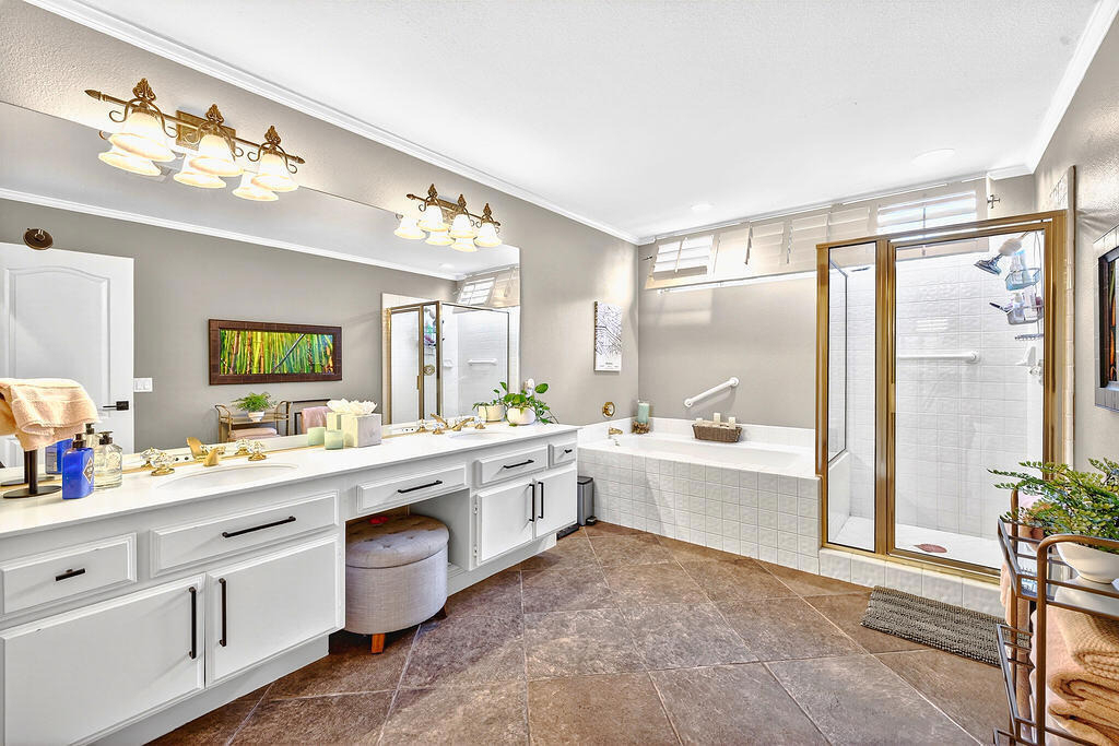10 Colonial Drive - Photo 16