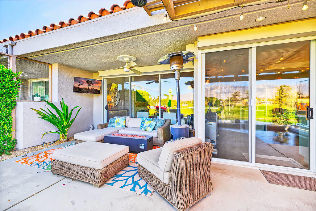 10 Colonial Drive - Photo 2