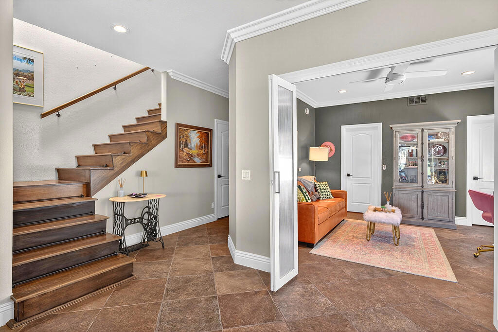 10 Colonial Drive - Photo 17