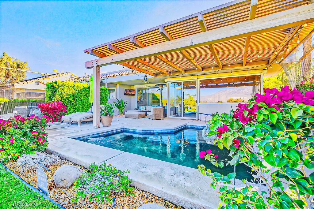 10 Colonial Drive - Photo 3