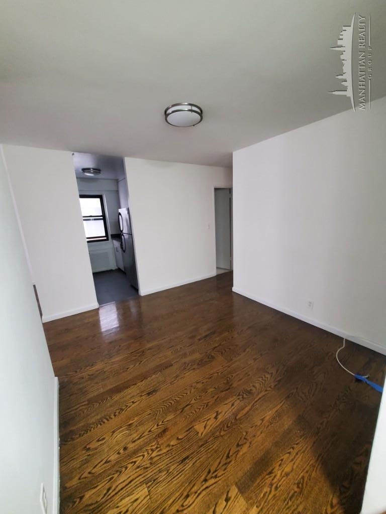 Flex 3 bedroom on East 56th Street - Photo 2