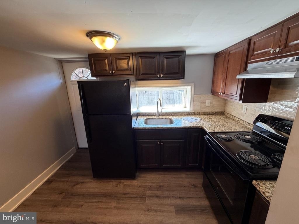 134 W Airy Street - Photo 3