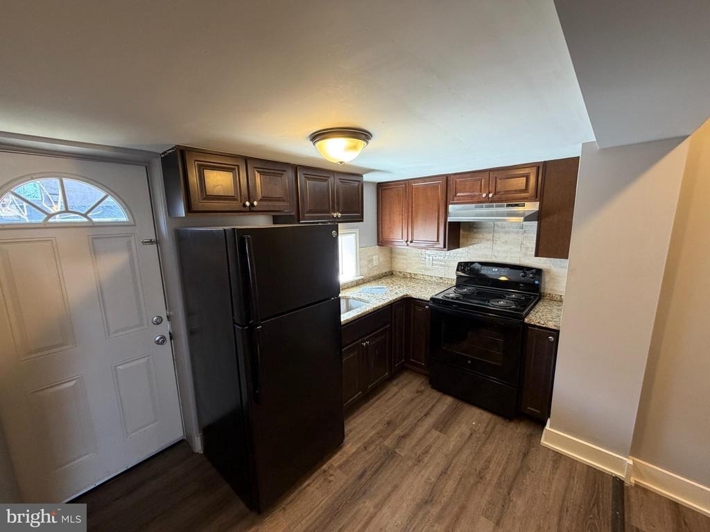 134 W Airy Street - Photo 2