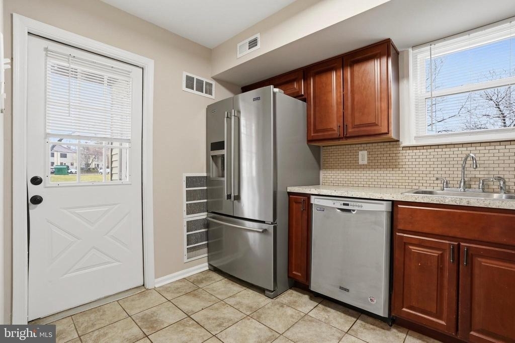 4546 Rosemarie Drive - Photo 6