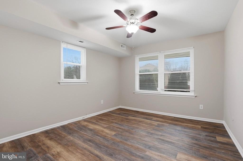 4546 Rosemarie Drive - Photo 9