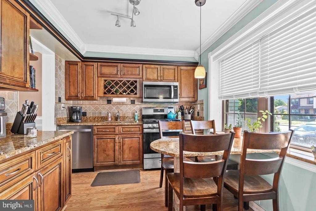 1003 Mulberry Court - Photo 4