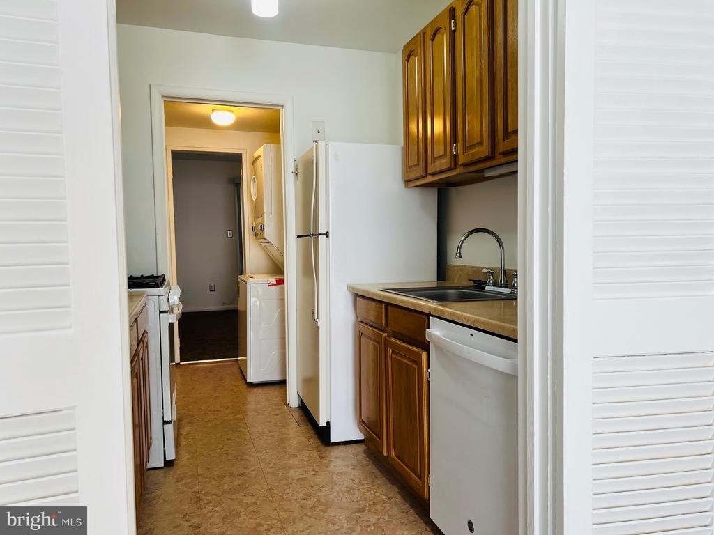 8613 Seasons Way - Photo 12