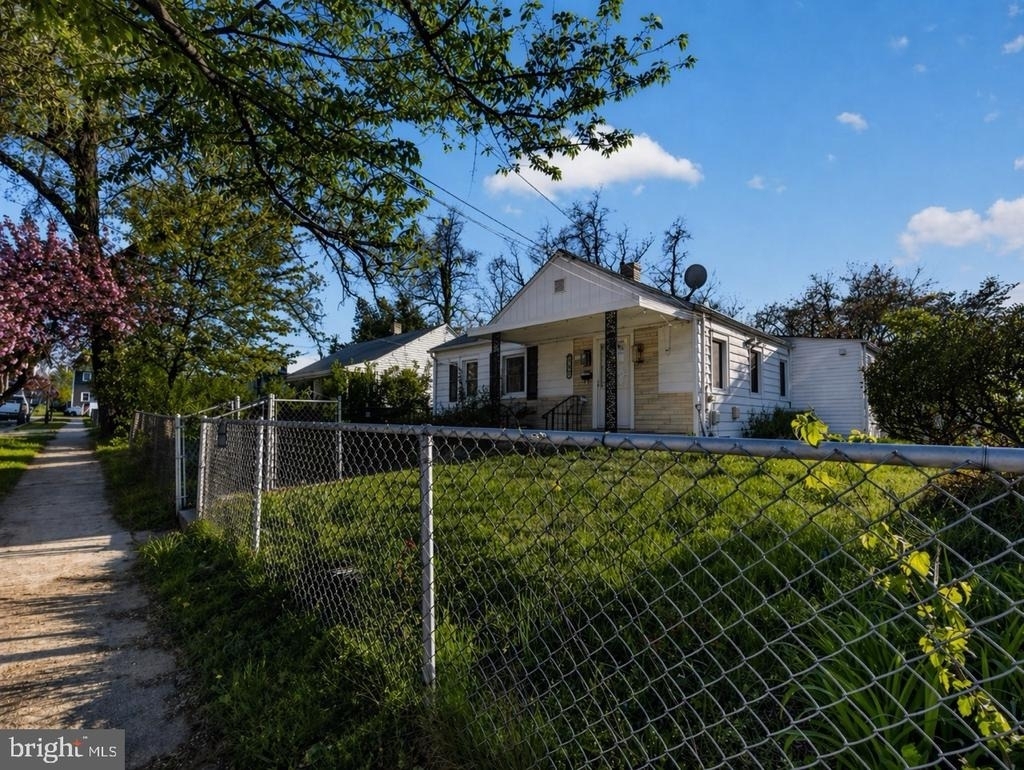 5604 29th Avenue - Photo 1