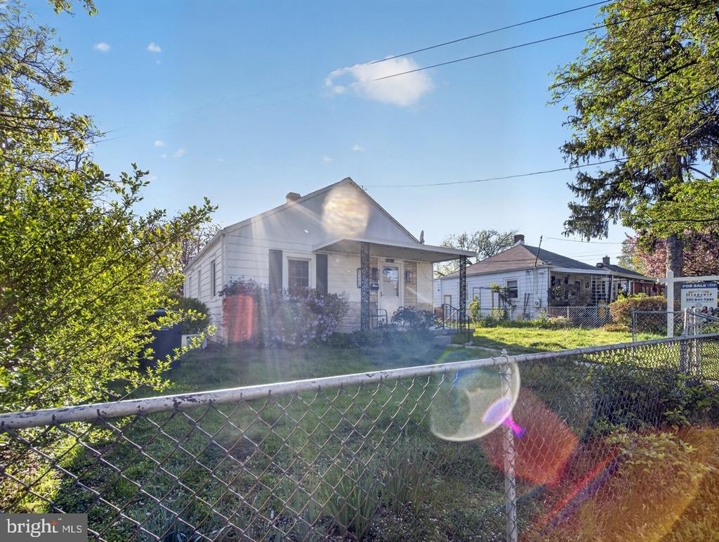 5604 29th Avenue - Photo 2