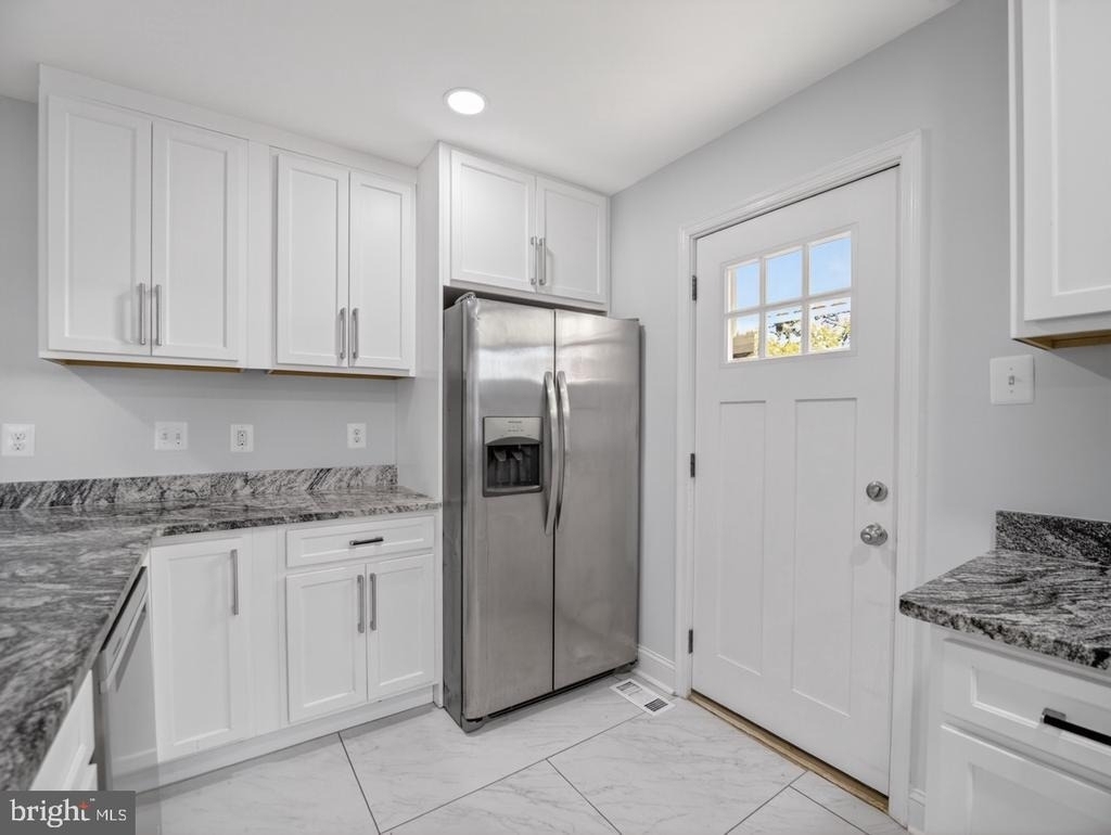 5604 29th Avenue - Photo 9