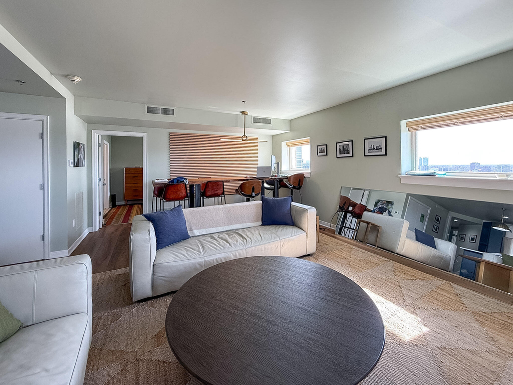 525 W Lafayette Boulevard - Photo 4