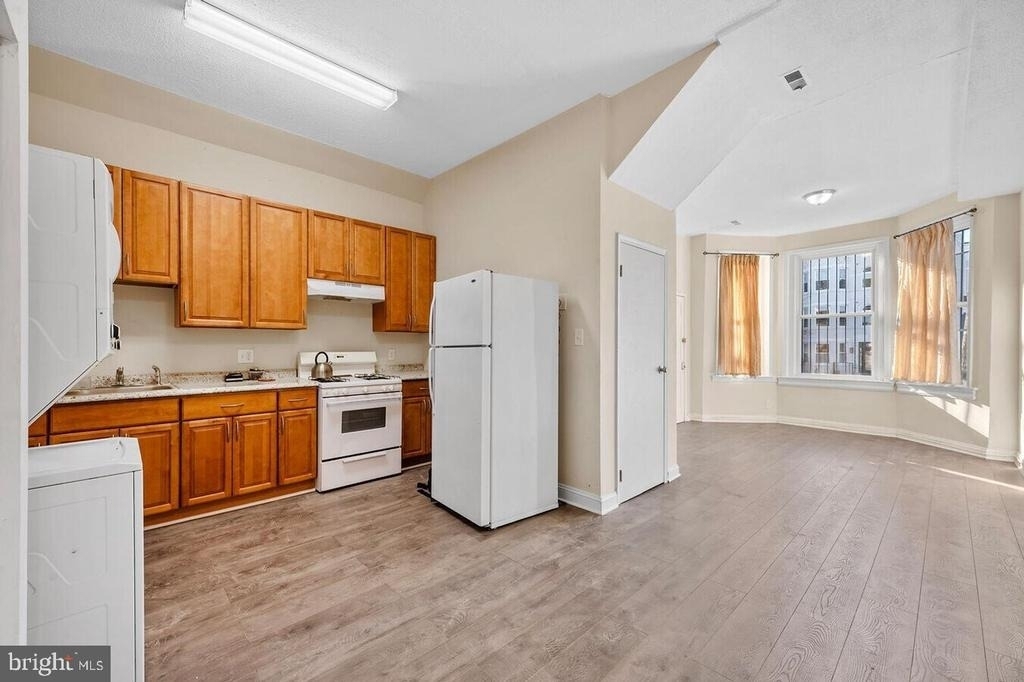 1821 N Capitol Street Ne - Photo 9