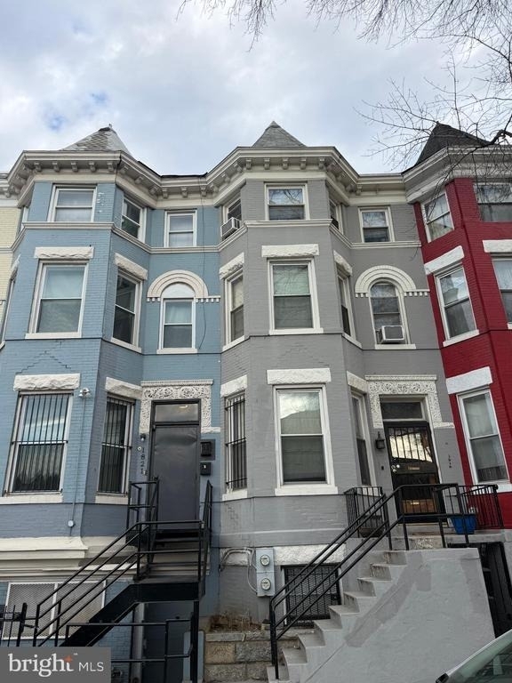 1821 N Capitol Street Ne - Photo 0
