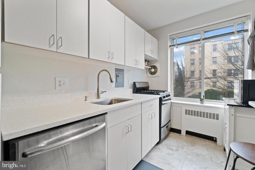4100 W Street Nw - Photo 10