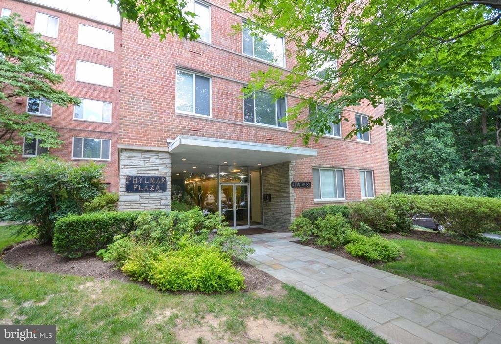 4100 W Street Nw - Photo 0