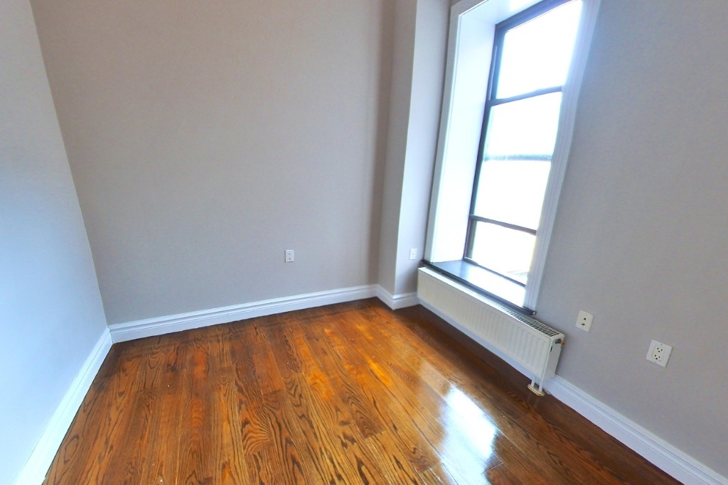 202 East 13th Street - Photo 4