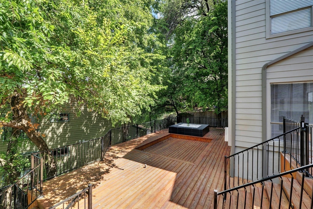 908 Poplar St - Photo 1