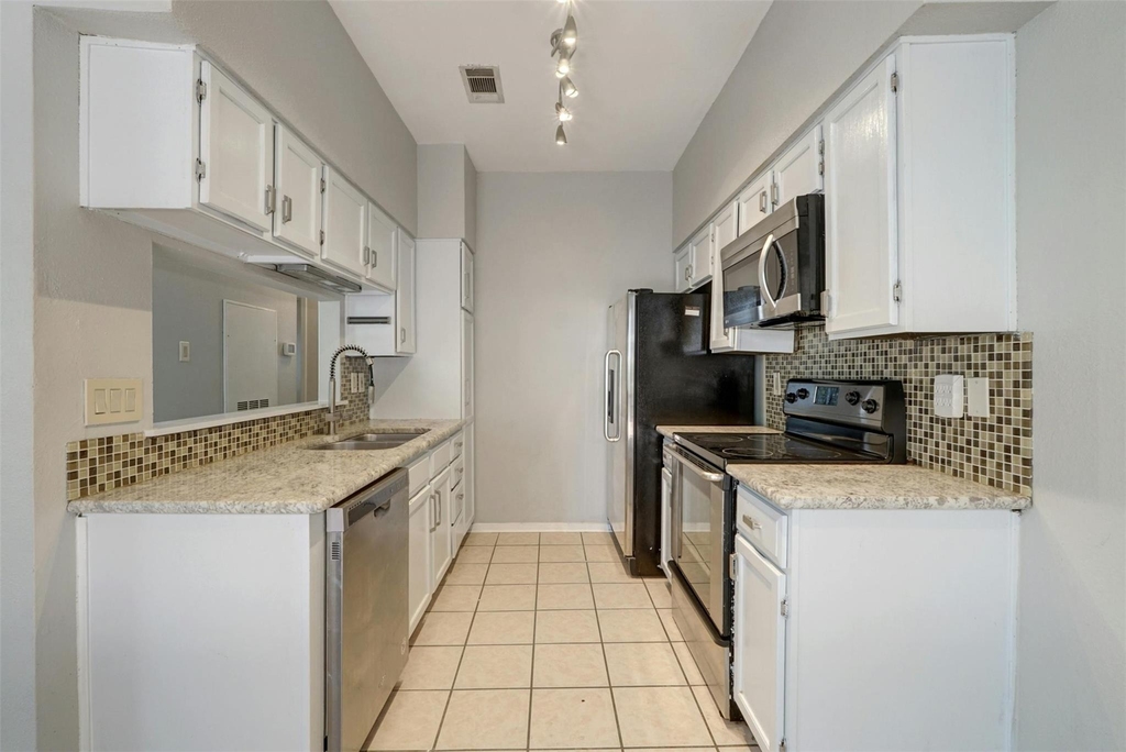 908 Poplar St - Photo 3