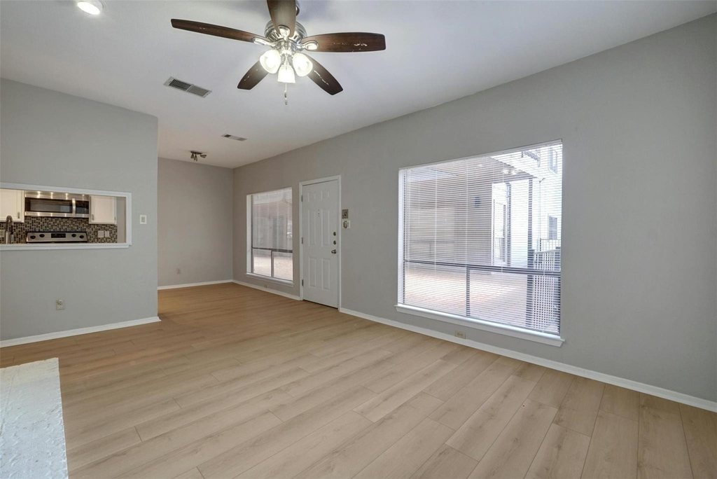 908 Poplar St - Photo 5