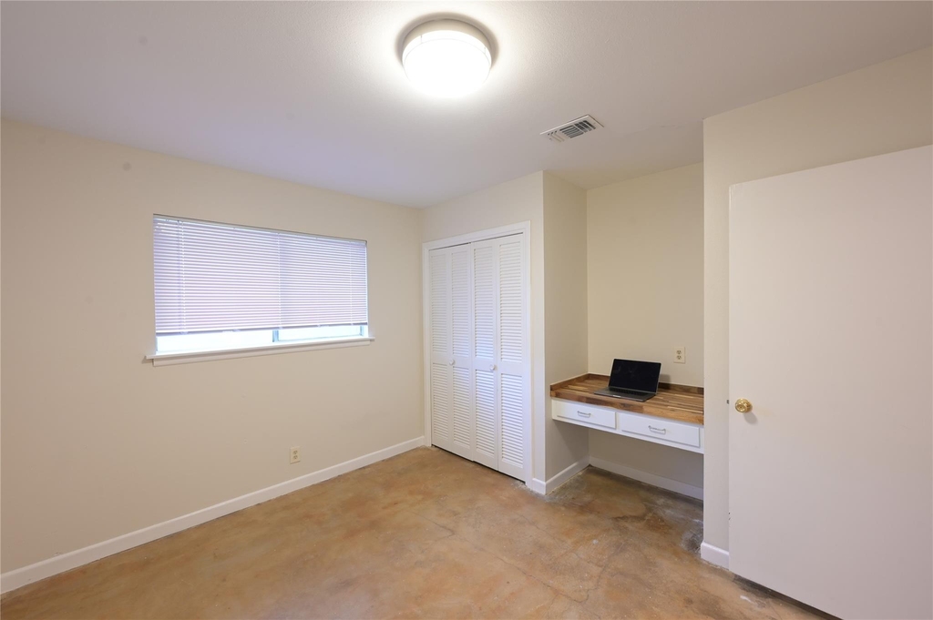 2303 Western Trails Blvd - Photo 11