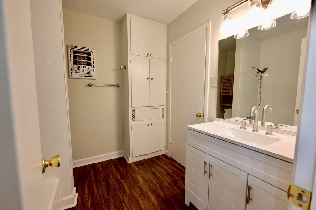 2303 Western Trails Blvd - Photo 8