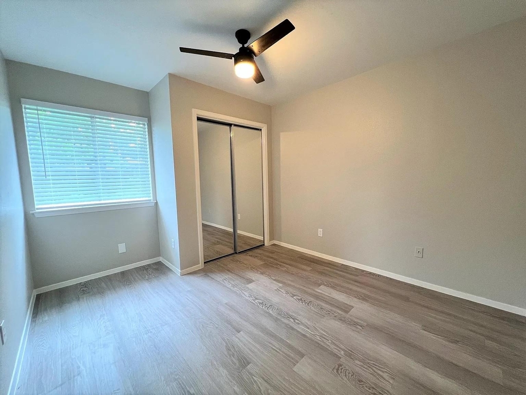 12214 Thompkins Dr - Photo 12