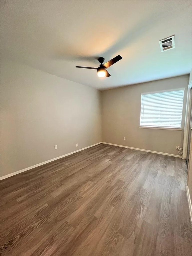 12214 Thompkins Dr - Photo 9