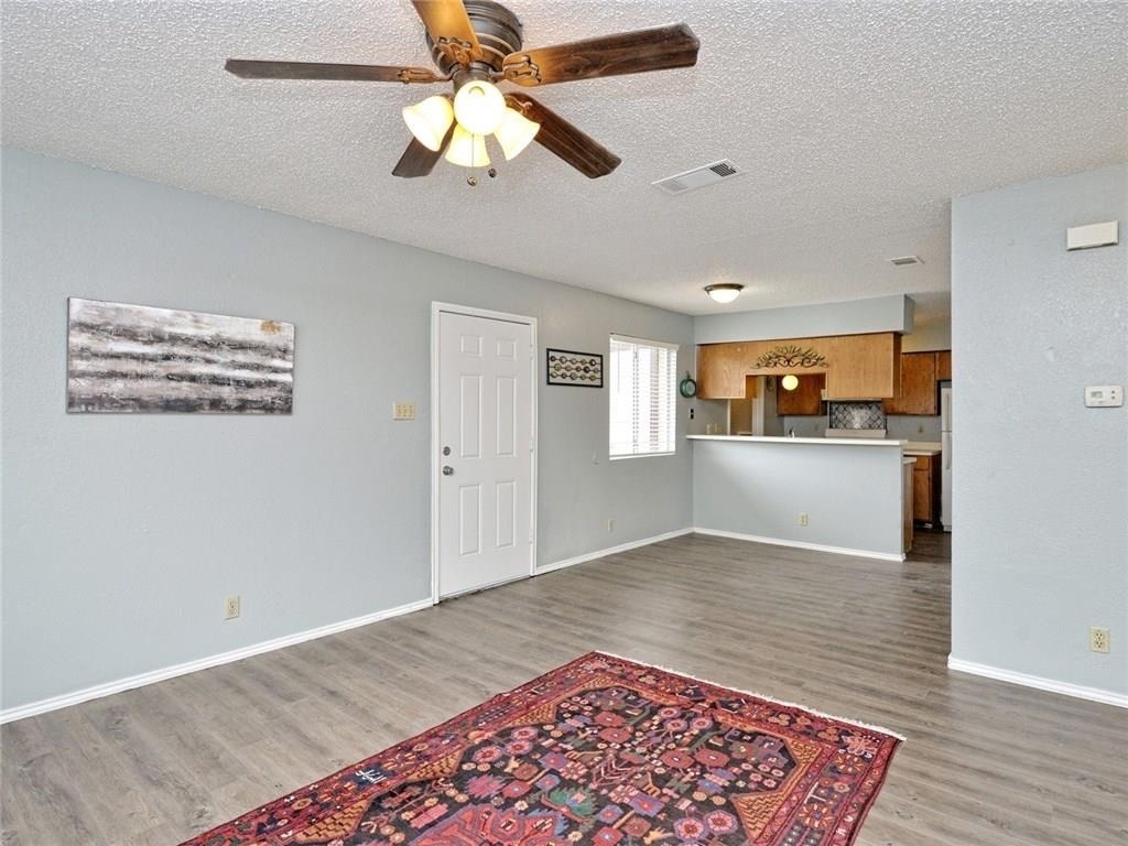 5809 Spring Meadow Rd - Photo 4